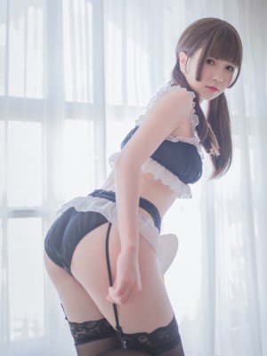 [白金Saki] 吊带袜私房_10011