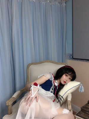 [阿包也是兔娘] 白雪姬 写真套图_10007