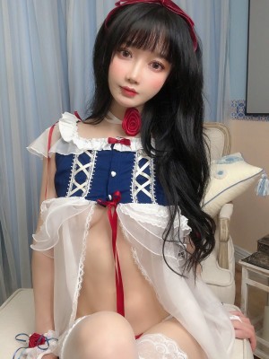 [阿包也是兔娘] 白雪姬 写真套图_10008