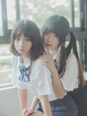 桜桃喵 Vol.002 JK百合1(桜桃喵&疯猫ss)_Coser-Cherry-neko-Vol.002-JK1Cherry-nekoandss-008 (T.ME-COSPLAYSETS)