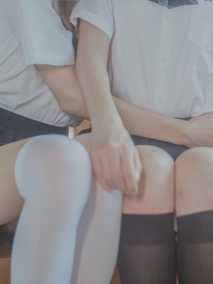 桜桃喵 Vol.002 JK百合1(桜桃喵&疯猫ss)_Coser-Cherry-neko-Vol.002-JK1Cherry-nekoandss-028 (T.ME-COSPLAYSETS)