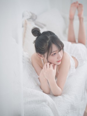 周叽是可爱兔兔 Vol.015 白色睡衣_361_367 (T.ME-COSPLAYSETS)