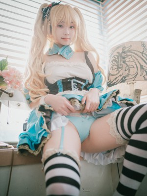 Bambi - Alice in Glasses_48