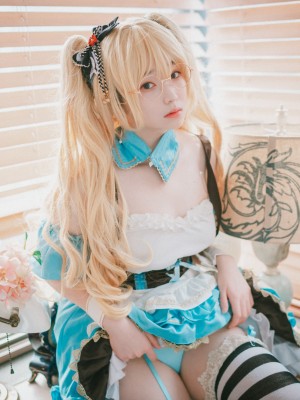 Bambi - Alice in Glasses_49