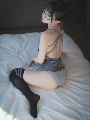 Pure Media Vol.151 Uhye (이유혜)_Pure-Media-Vol.151-Uhye-MrCong.com-002