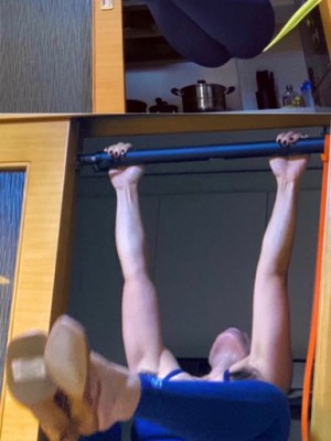 国版卡戴珊！推特抖音网红撸铁健身女王（夏甜）下海不雅自拍流出露出裸体健身裸舞身材无敌_guochan2048.com-反差甜撸铁结束一身香汗要不要一起_1260203862402543616_3