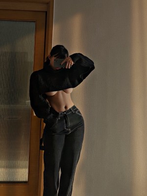 国版卡戴珊！推特抖音网红撸铁健身女王（夏甜）下海不雅自拍流出露出裸体健身裸舞身材无敌_guochan2048.com-设计师在设计这衣服的时候应该是没想到衣服是用来穿的吧_1313868291098595328_0