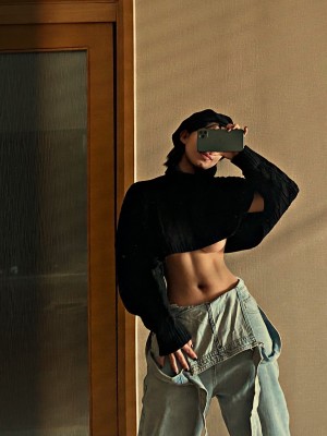 国版卡戴珊！推特抖音网红撸铁健身女王（夏甜）下海不雅自拍流出露出裸体健身裸舞身材无敌_guochan2048.com-设计师在设计这衣服的时候应该是没想到衣服是用来穿的吧_1313868291098595328_1