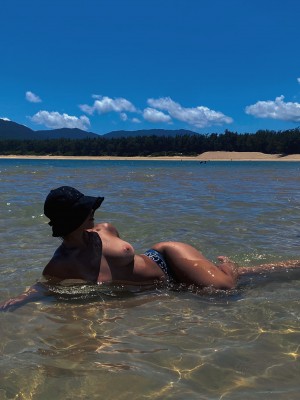 国版卡戴珊！推特抖音网红撸铁健身女王（夏甜）下海不雅自拍流出露出裸体健身裸舞身材无敌_guochan2048.com-甜甜回头率还挺高的基本上是帅哥我都会回头_1427653539656916992_2