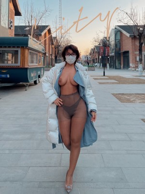 国版卡戴珊！推特抖音网红撸铁健身女王（夏甜）下海不雅自拍流出露出裸体健身裸舞身材无敌_guochan2048.com-温饱思淫欲今天都自慰三次了还是感觉不到位小憩竟然都能梦到被面具男抚摸而且还一边说uaremydream已经很久没有见到谁冲动了人估计就是这样年纪越增长头脑越清醒越难冲动