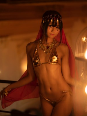 [柳丸] 金運の上がるビキニ_112