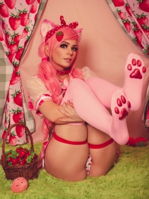 DANIELLE BALOO_Strawberry9
