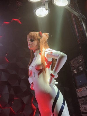 Shirogane-sama - Asuka_Asuka - White Suit Backstage 0023