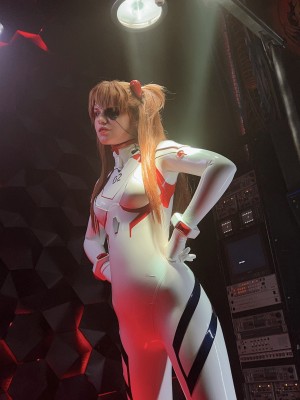 Shirogane-sama - Asuka_Asuka - White Suit Backstage 0029