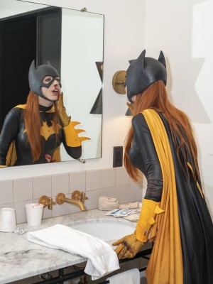 Amanda Lynne - Batgirl_37_Amanda_Lynne_Batgirl_37