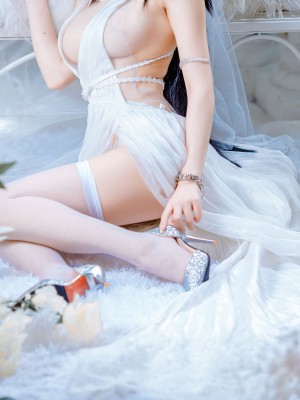 清水由乃 - Taihou wedding dress_04