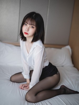 许岚 白衬衫_DAFFE515-1FD7-416E-BF9E-D814E2F5EF1E