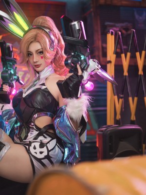 如月灰 - 英雄联盟-幻灵女枪-厄运小姐 HD写真_02