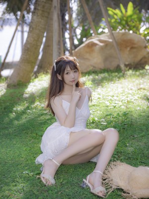 [Nagisa魔物喵] 全裸彼女_02