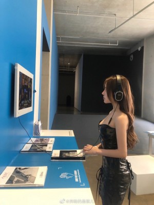 奔跑的晶螺儿微博杂图_0082w4Segy1gppj6p3dpzj30u0140108