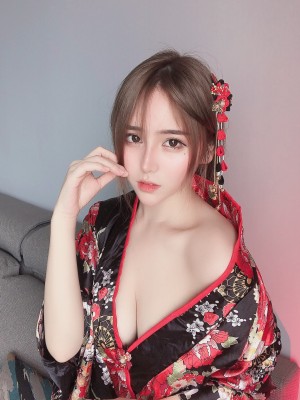 奔跑的晶螺儿微博杂图_0082w4Segy1gqbdd506ywj31f02kv7wi
