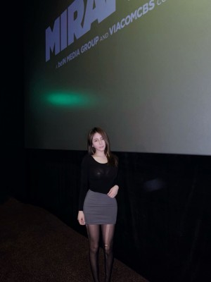 奔跑的晶螺儿微博杂图_0082w4Segy1gqj98hgsoqj30v51ea0y0