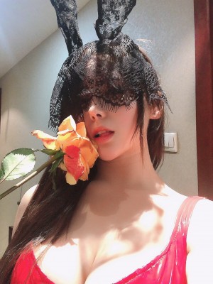 奔跑的晶螺儿微博杂图_0082w4Segy1gt2ssec6p0j31hm2nae82