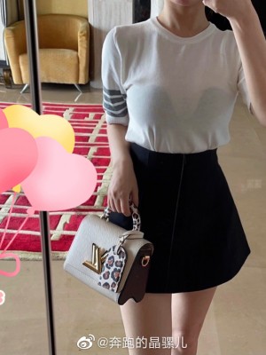 奔跑的晶螺儿微博杂图_0082w4Segy1gtpvqx3657j30ys0opajr