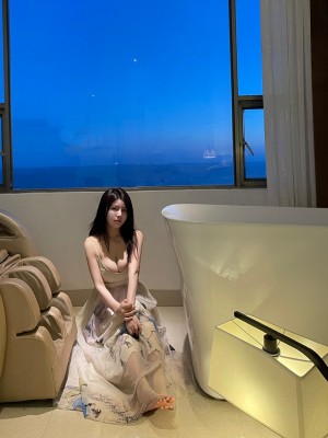 奔跑的晶螺儿微博杂图_0082w4Segy1gwqo1k0570j30oh0yoth7