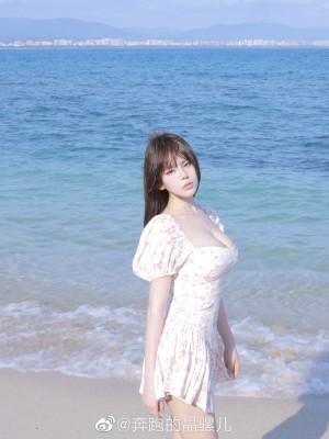 奔跑的晶螺儿微博杂图_0082w4Sely1hbgxu74di8j337k2844qq