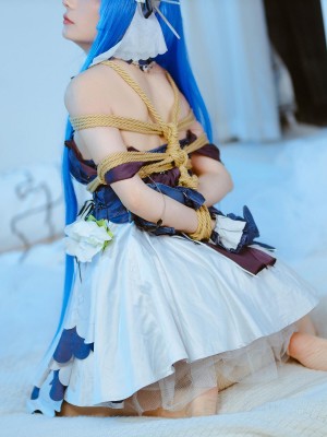 是三不是世w - Helena_24