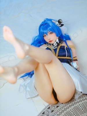 是三不是世w - Helena_44