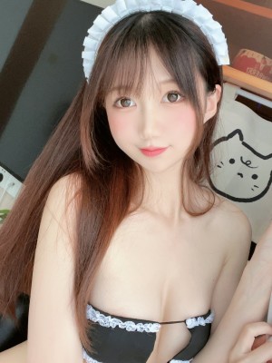 [Nagisa魔物喵] メイドビキニ_05