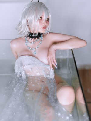 Joyce - Jeanne ALTER ICYNG_35