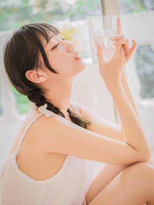 xo956_周叽是可爱兔兔-盛夏[19P]_012