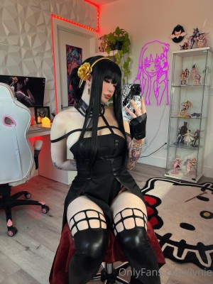 Yor Briar (Various Cosplayers)_104