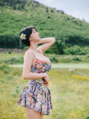 Adorable Sia_Paranhosu-Sia-S22-Photo-Book-Vol.8-Adorable-Sia-4kUp-036