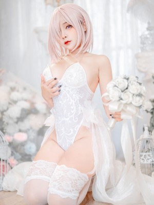 Sayo Momo – Mashu White Lingerie Body Oil_04