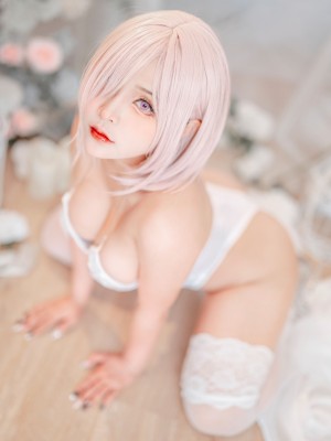 Sayo Momo – Mashu White Lingerie Body Oil_09