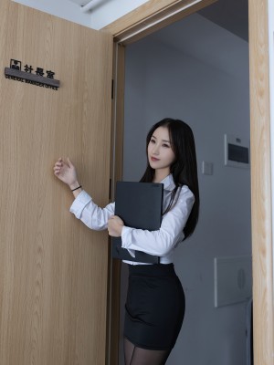 [XiuRen秀人网] 2023.04.28 No.6664 鱼子酱Fish - Director and secretary_0006