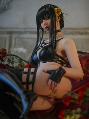 Vinnegal - Yor Forger_16_Vinnegal_Yor_Forger_16