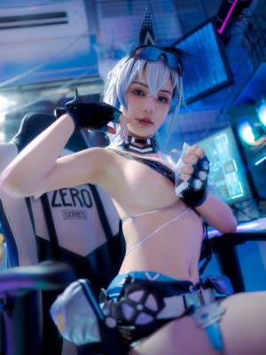 Joyce - Silver Wolf_03