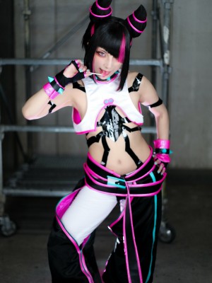 Comonun - Juri Han_06