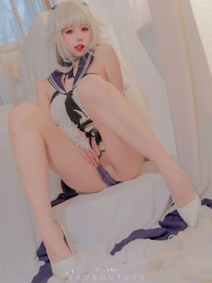 咬一口兔娘ovo 梳妆的大小姐-可畏_38