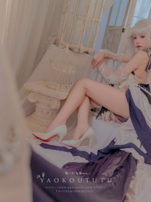 咬一口兔娘ovo 梳妆的大小姐-可畏_16