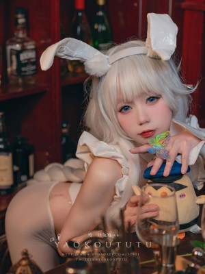 咬一口兔娘ovo 『恶毒酒吧』_04