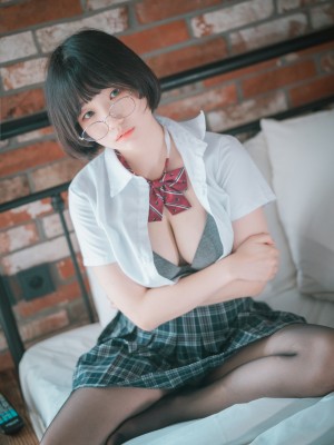 [DJAWA] Mimmi - Model Student_043