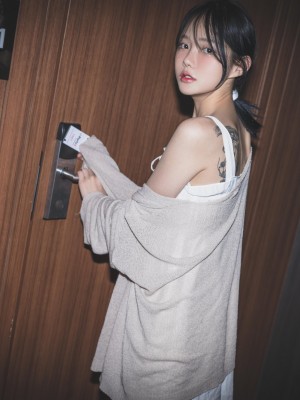 [Pure Media] Vol.208 Romi (로미) - Hot Date with His Girl_043