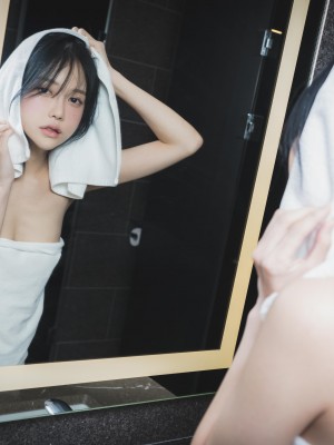 [Pure Media] Vol.208 Romi (로미) - Hot Date with His Girl_080