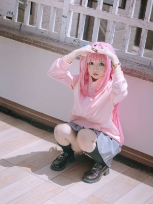 日奈娇 – 小孤独_001